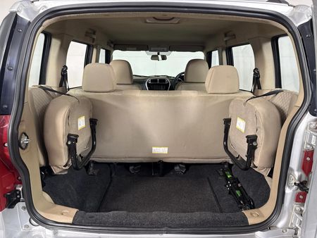 2020-Mahindra-TUV-300-15-TD-mHawk-7-seat_14