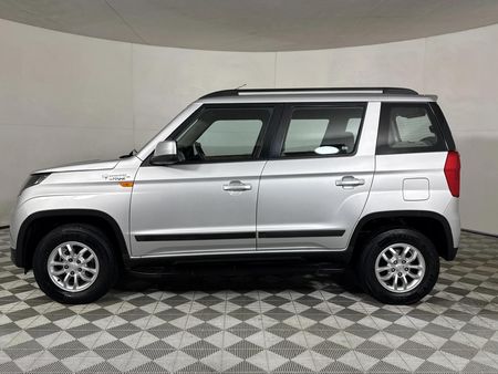 2020-Mahindra-TUV-300-15-TD-mHawk-7-seat_19
