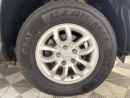 2020-Mahindra-TUV-300-15-TD-mHawk-7-seat_5