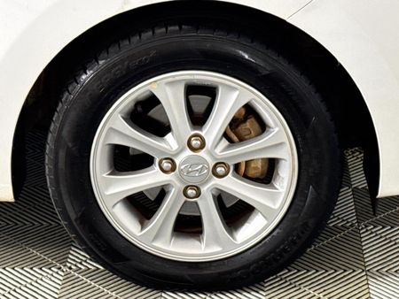 2019-Hyundai-Grand-i10-125-Fluid_4