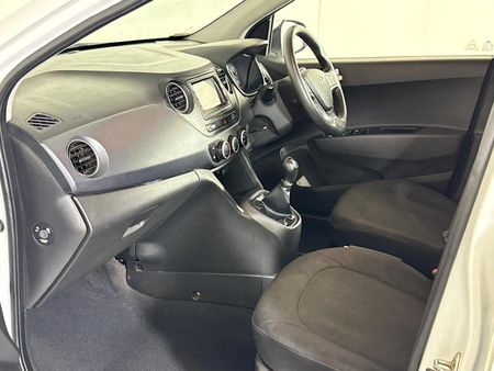 2019-Hyundai-Grand-i10-125-Fluid_7