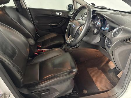 2017-Ford-Fiesta-10-EcoBoost-Titanium-Auto-5-dr_9