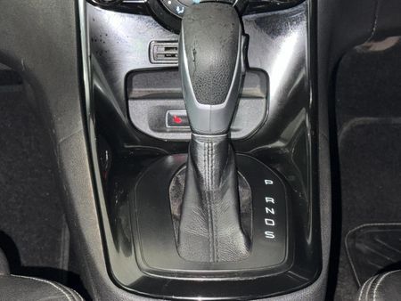 2017-Ford-Fiesta-10-EcoBoost-Titanium-Auto-5-dr_10