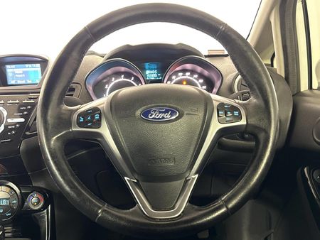 2017-Ford-Fiesta-10-EcoBoost-Titanium-Auto-5-dr_11