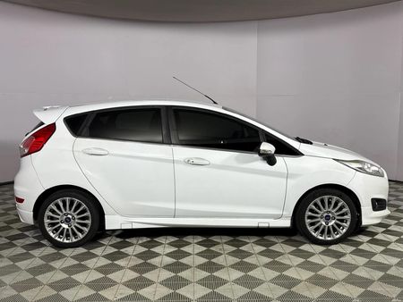 2017-Ford-Fiesta-10-EcoBoost-Titanium-Auto-5-dr_16