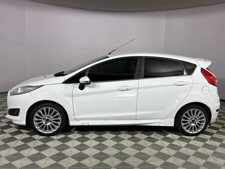 2017-Ford-Fiesta-10-EcoBoost-Titanium-Auto-5-dr_18