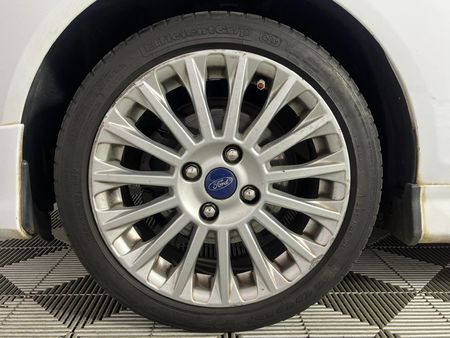 2017-Ford-Fiesta-10-EcoBoost-Titanium-Auto-5-dr_4