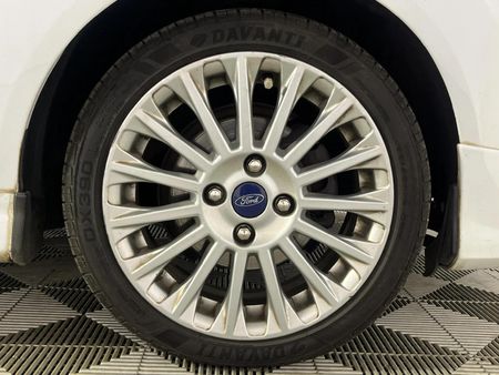 2017-Ford-Fiesta-10-EcoBoost-Titanium-Auto-5-dr_5
