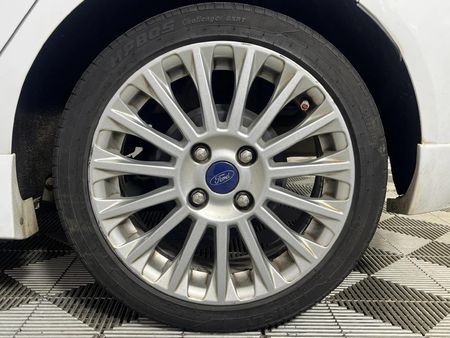 2017-Ford-Fiesta-10-EcoBoost-Titanium-Auto-5-dr_6