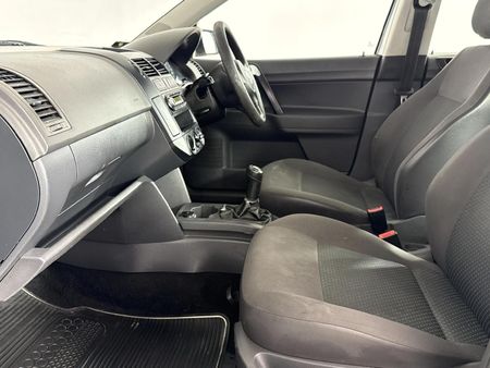 2013-Volkswagen-Polo-Vivo-16-Trendline-5-dr_8