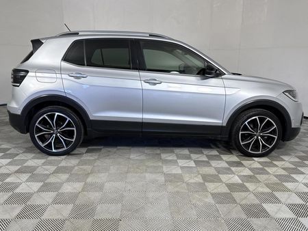 2022-Volkswagen-T-Cross-10-TSI-Highline-Auto_15