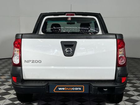 2021-Nissan-NP200-16_9