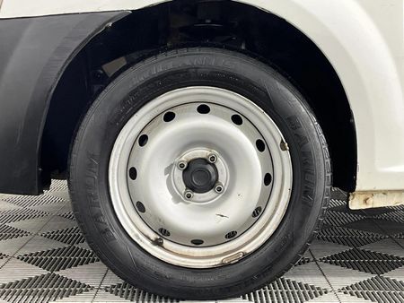2021-Nissan-NP200-16_1