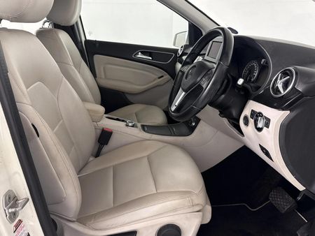 2013-Mercedes-Benz-B-Class-B-180-BE-Auto_9