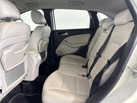 2013-Mercedes-Benz-B-Class-B-180-BE-Auto_3