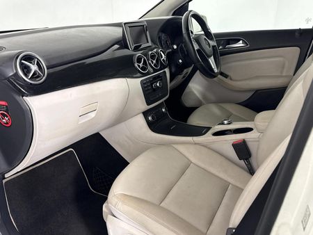 2013-Mercedes-Benz-B-Class-B-180-BE-Auto_8