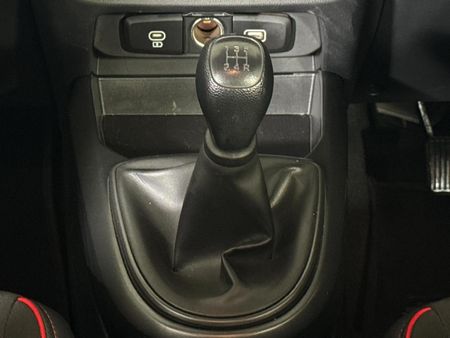 2024-Hyundai-Grand-i10-10-Motion_10