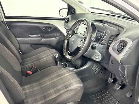 2021-Peugeot-108-10-THP-Active_9