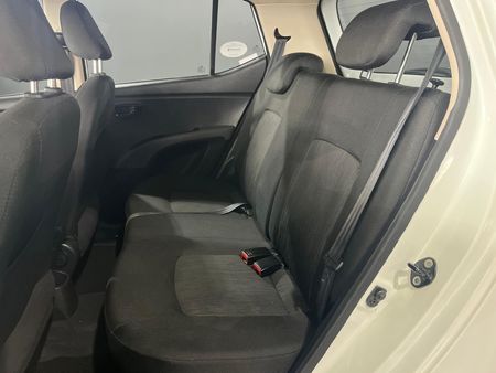 2013-Hyundai-i10-125-GLS-Fluid_9