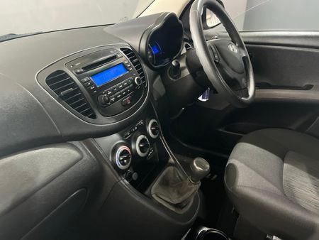 2013-Hyundai-i10-125-GLS-Fluid_10