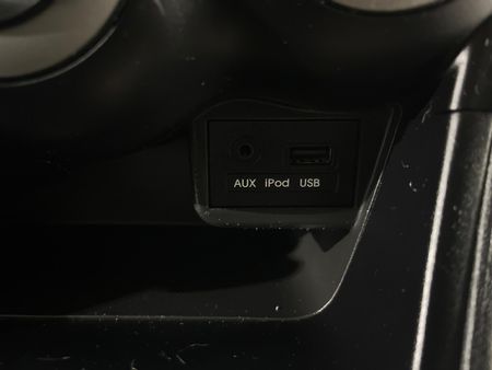 2013-Hyundai-i10-125-GLS-Fluid_16