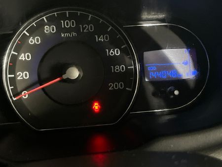 2013-Hyundai-i10-125-GLS-Fluid_17