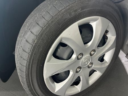 2013-Hyundai-i10-125-GLS-Fluid_5