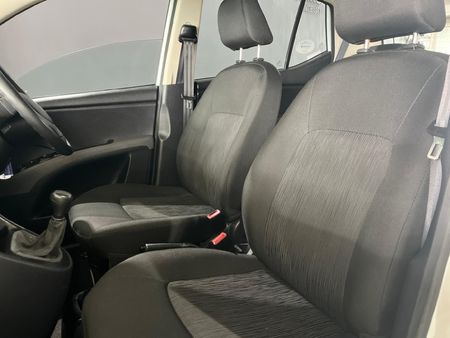 2013-Hyundai-i10-125-GLS-Fluid_7