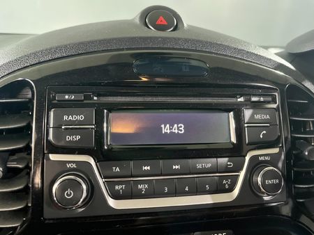 2015-Nissan-Juke-16-Acenta_11