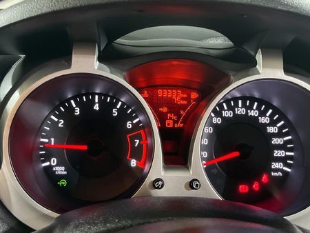 2015-Nissan-Juke-16-Acenta_17