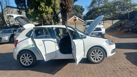 2016-Volkswagen-Polo-12-TSI-Comfortline-81kWPetrolManual_9