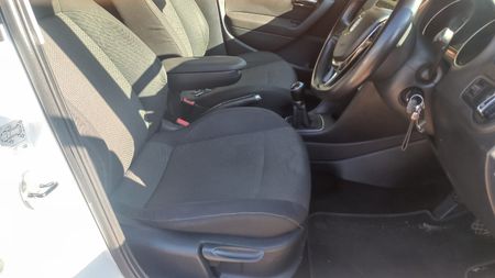 2016-Volkswagen-Polo-12-TSI-Comfortline-81kWPetrolManual_3