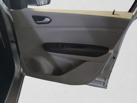 2026-Renault-Triber-10-Techno_14