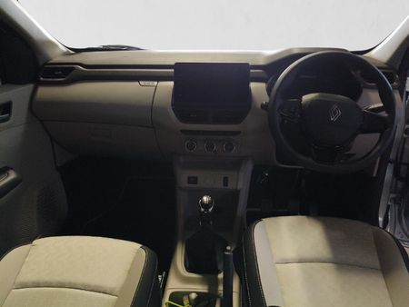 2026-Renault-Triber-10-Techno_17