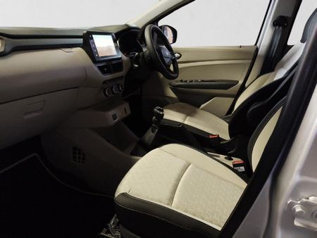 2026-Renault-Triber-10-Techno_18