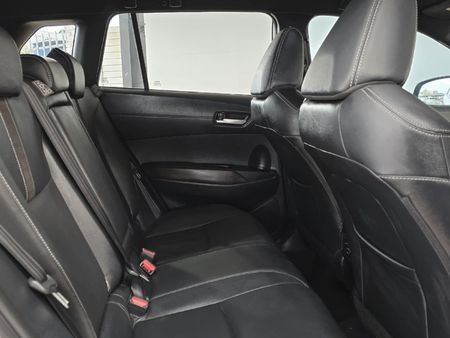 2025-Toyota-Corolla-Cross-18-XS-Hybrid_10