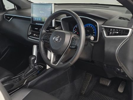 2025-Toyota-Corolla-Cross-18-XS-Hybrid_15