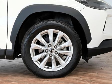 2025-Toyota-Corolla-Cross-18-XS-Hybrid_21