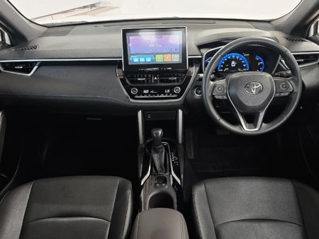 2025-Toyota-Corolla-Cross-18-XS-Hybrid_8