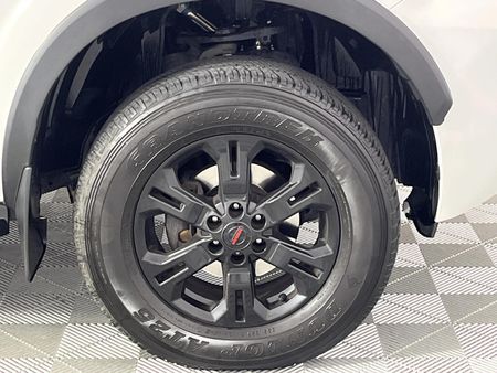 2023-Nissan-Navara-25-DDTi-PRO-4X-4X4-Auto-Double-Cab_4