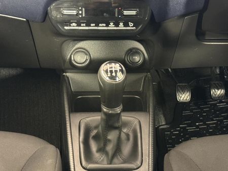2022-Toyota-Starlet-15-XI_10