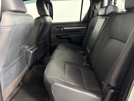 2024-Toyota-Hilux-28-GD-6-RB-Legend-Double-Cab-Auto-mhev_3