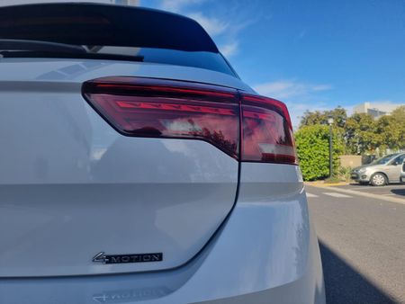 2022-Volkswagen-T-Roc-20-TSI-4M-R-Line-Auto_8