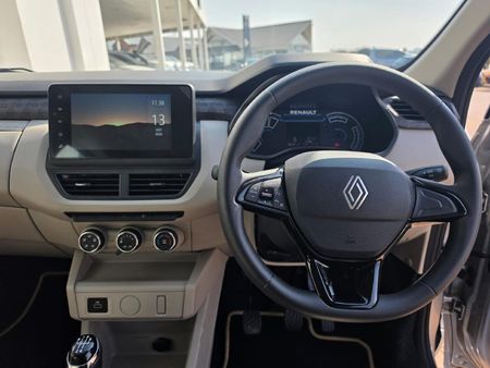2026-Renault-Triber-10-Techno_12