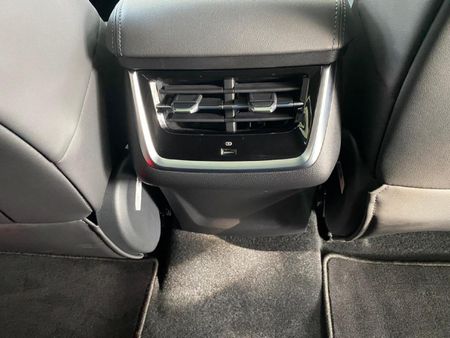 2025-Ford-Territory-18T-Titanium_18