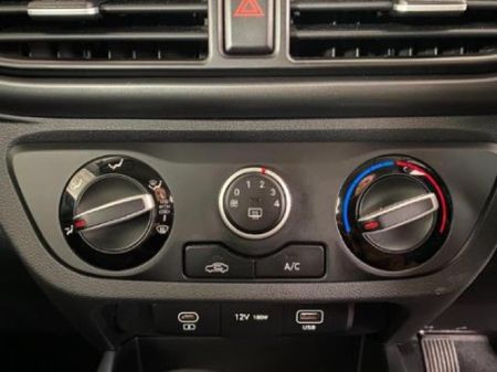 2024-Hyundai-Grand-i10-10-Motion_23