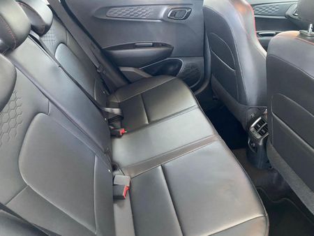 2022-Hyundai-Grand-i10-12-Fluid_12