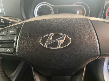 2022-Hyundai-Grand-i10-12-Fluid_29