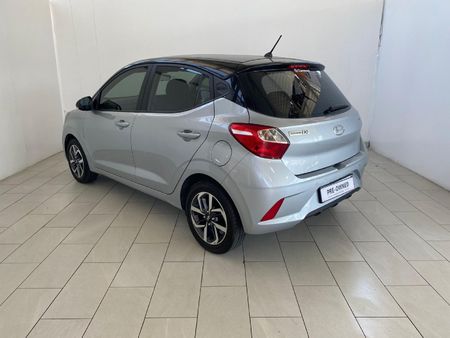 2022-Hyundai-Grand-i10-12-Fluid_3