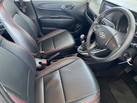 2022-Hyundai-Grand-i10-12-Fluid_7